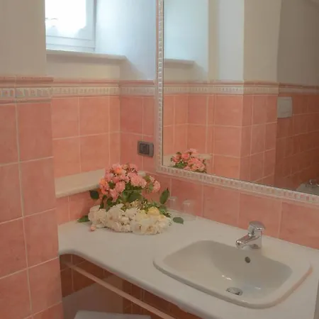 Velia Mare Guest house *